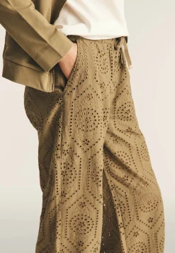 Freddy Pantaloni in mussola doppiati in cotone ricamato Sangallo-Donna Pantaloni Sportivi|Tutti I Pantaloni