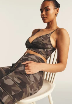 Freddy Top cropped fantasia camo con incroci frontali-Donna Top E Canotte